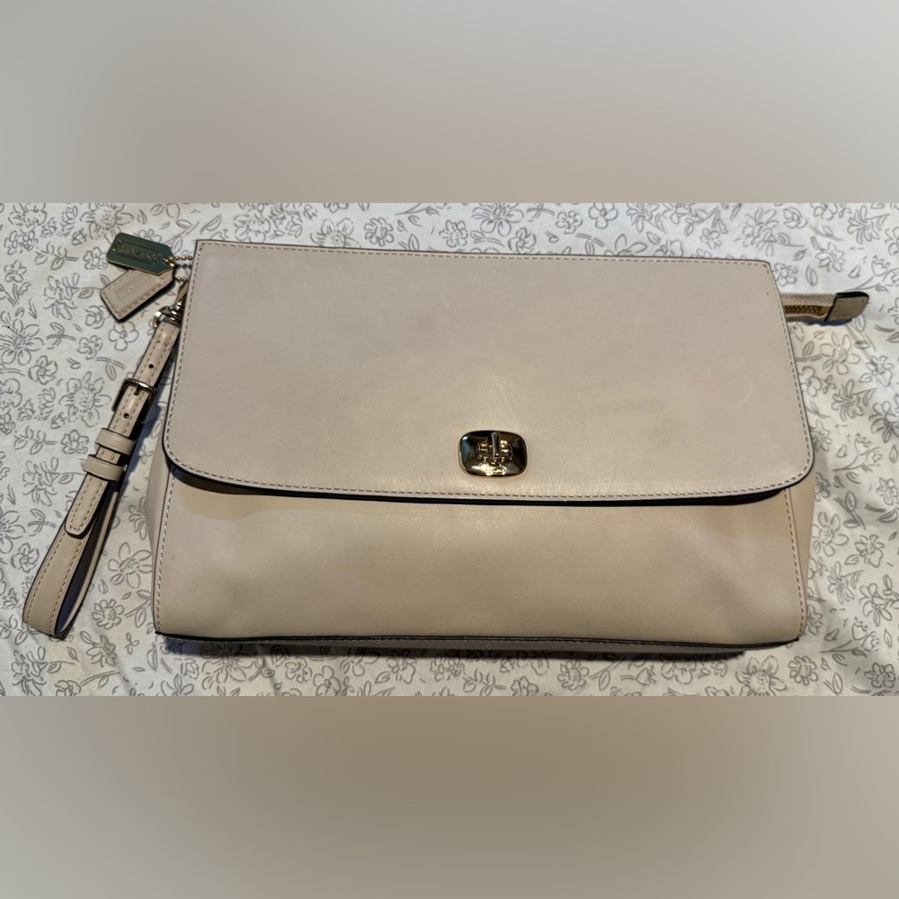 Coach | Legacy Turnlock Pouch